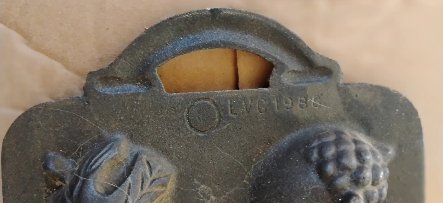 Vintage Cast Iron Teddy Bear & Nature Mold Pan - photo 4