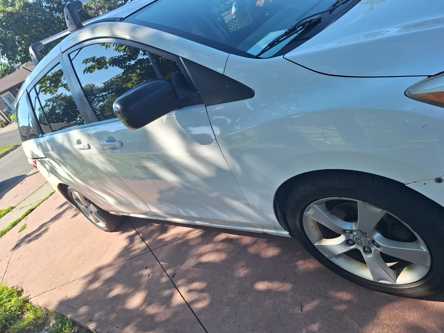 White Mazda 5 Minivan - photo 4