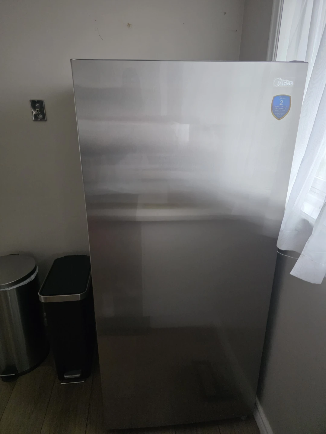 Stand up freezer