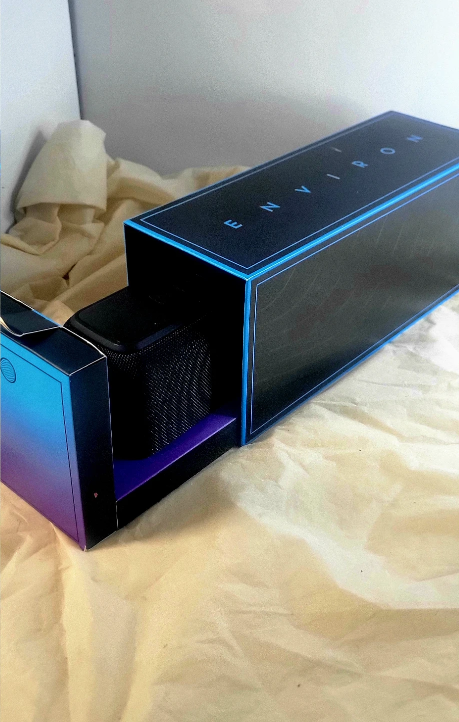 Brand New Hangtune Magnetic Speaker & Environ Bluetooth Speaker - photo 3