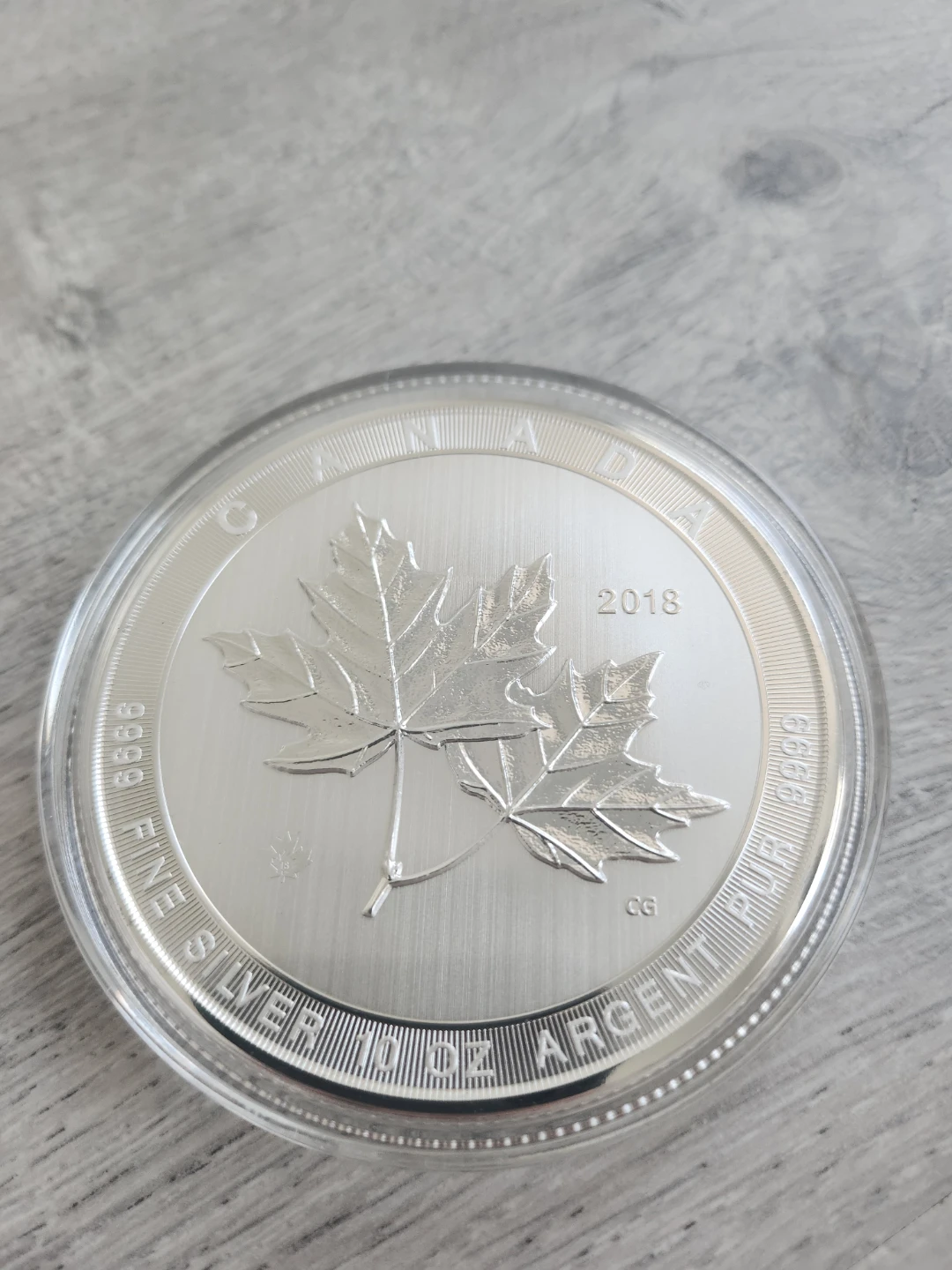 2018 Canadian Silver Maple Leaf 10 OZ Coin - photo 2