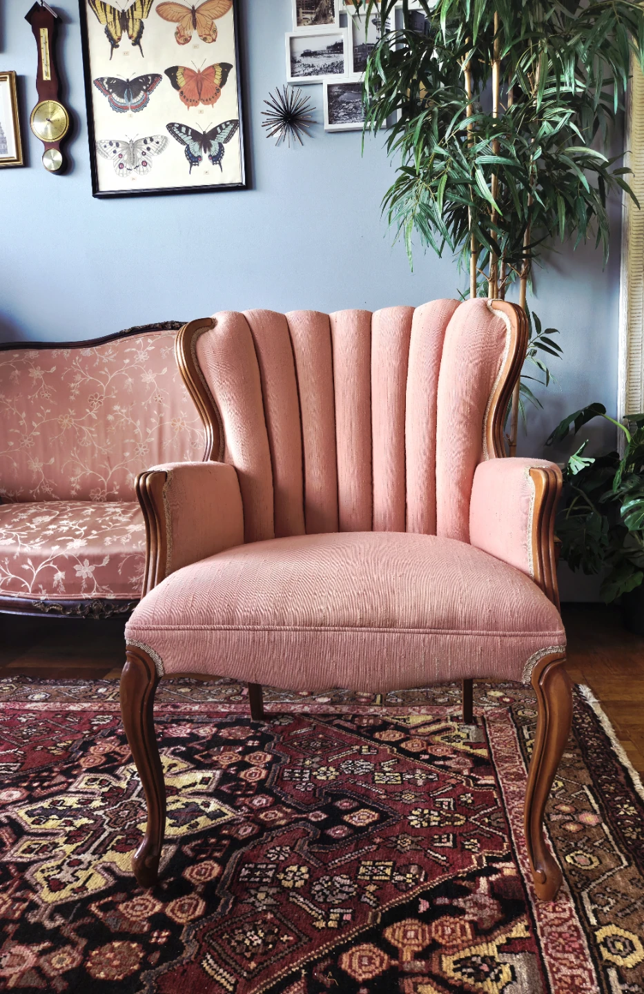 Vintage Coral Pink Channel/Clam Armchair - photo 3