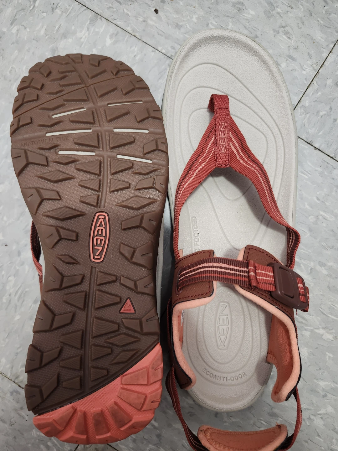 KEEN Women's Sandals Size 10 - photo 3