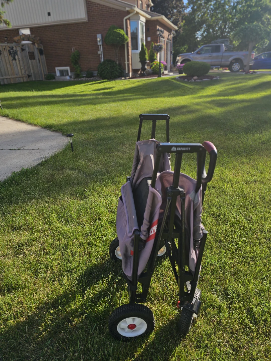 Radio Flyer = heavy duty kids and cargo wegon - photo 4