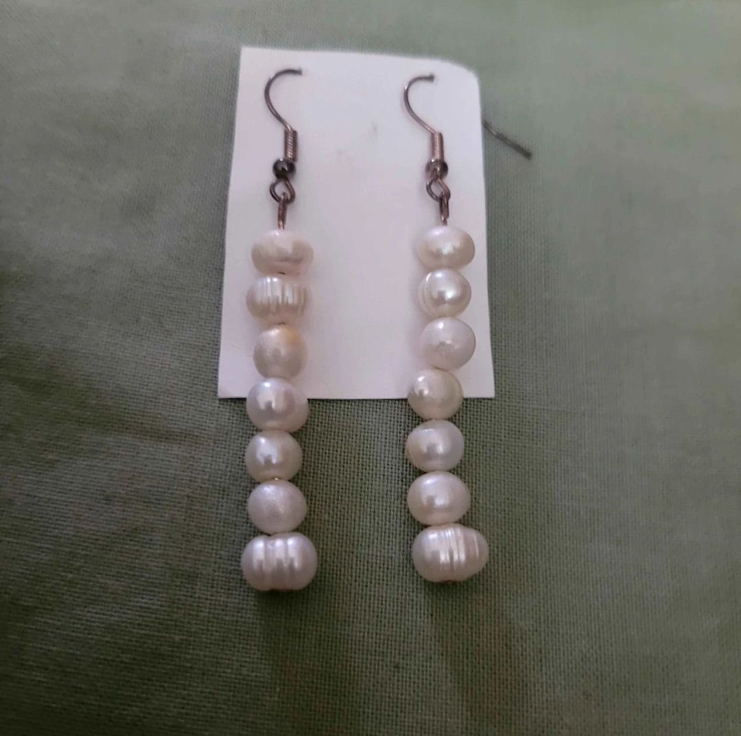 Pearl Dangle Earrings - photo 2