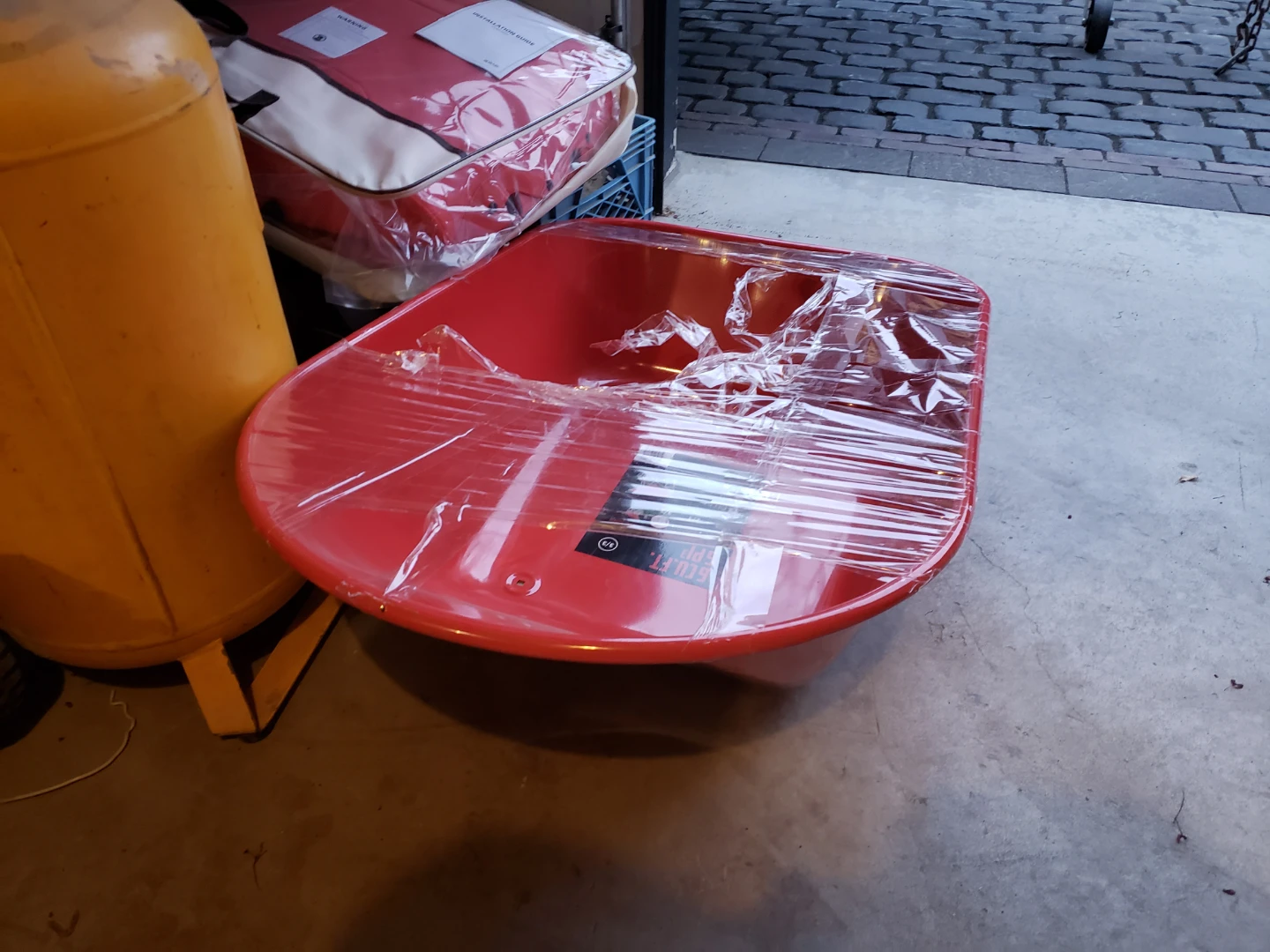 Red Wheelbarrow 6 cu. ft. TOP ONLY - photo 2