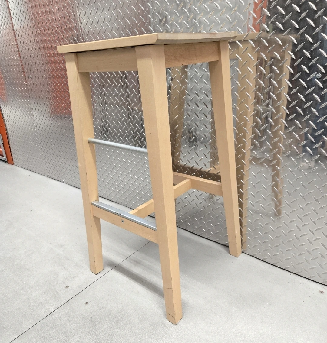 Solid Wood 29-Inch Bar Stool - Sturdy & Clean - photo 2