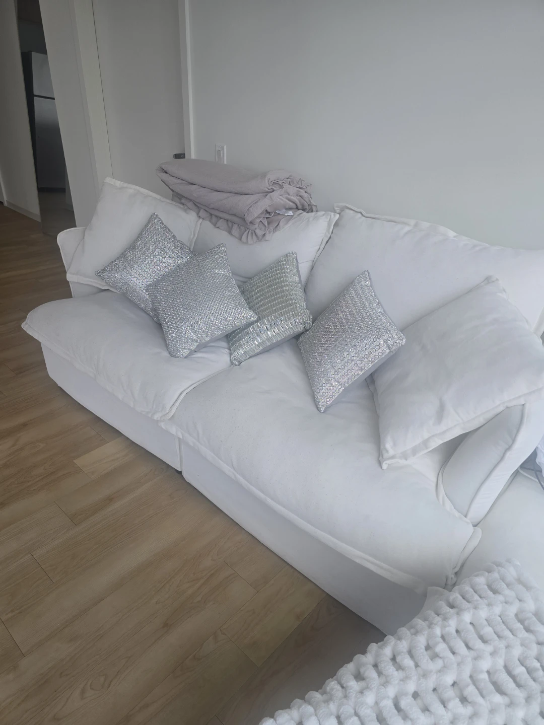 White Sectional Sofa with Ottoman - photo 3