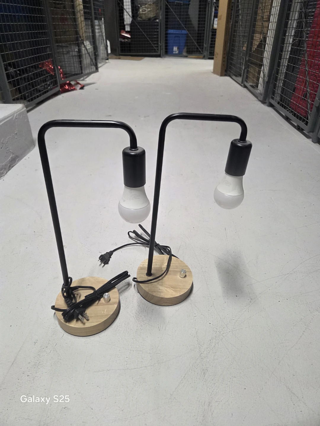 Pair of Modern Metal and Wood Desk Lamps - photo 5
