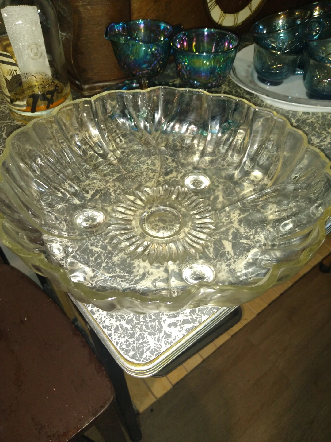 Vintage sunflower pattern serving bowl