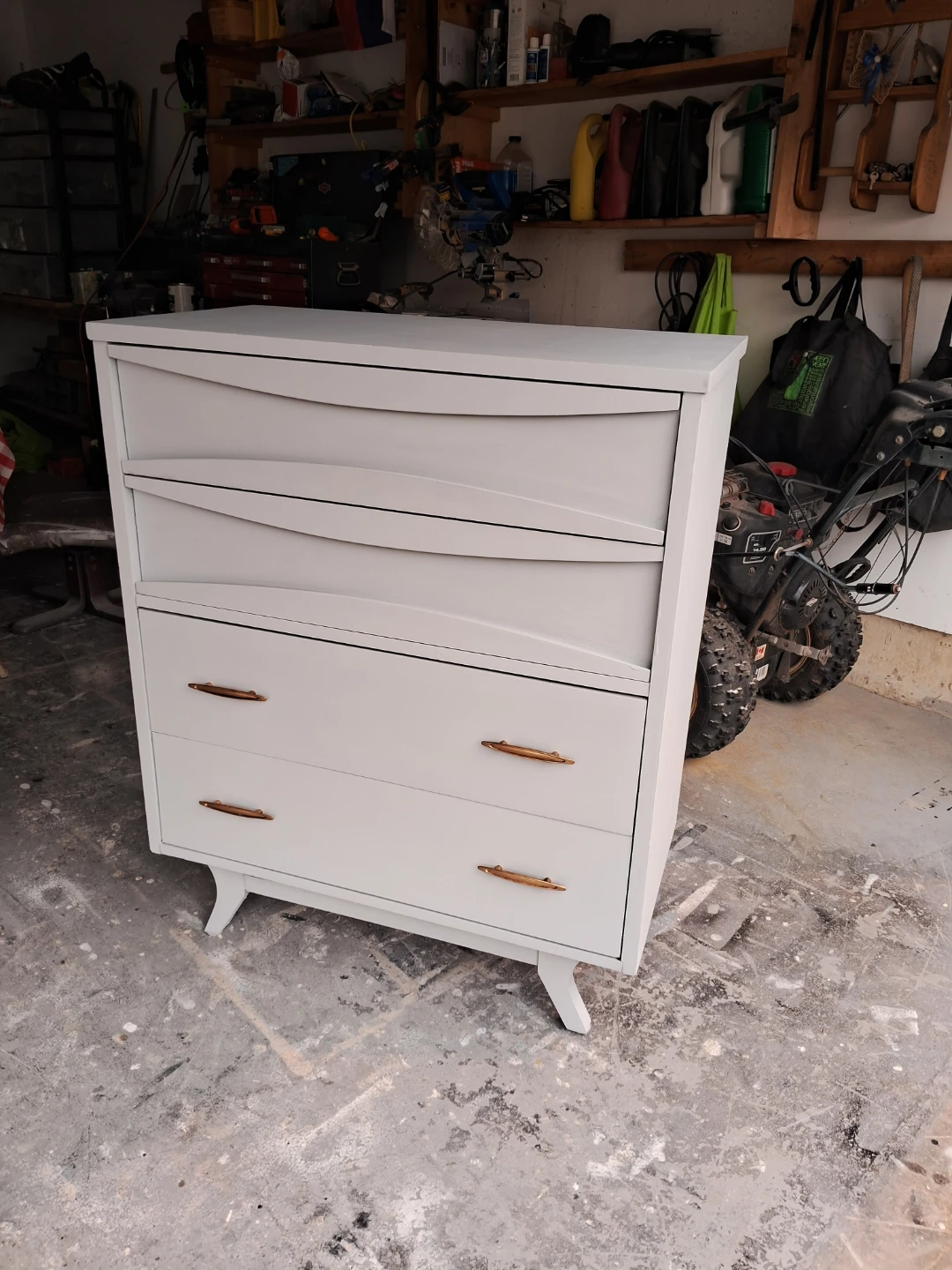 Light gray drseer with 4.drawers. - photo 3