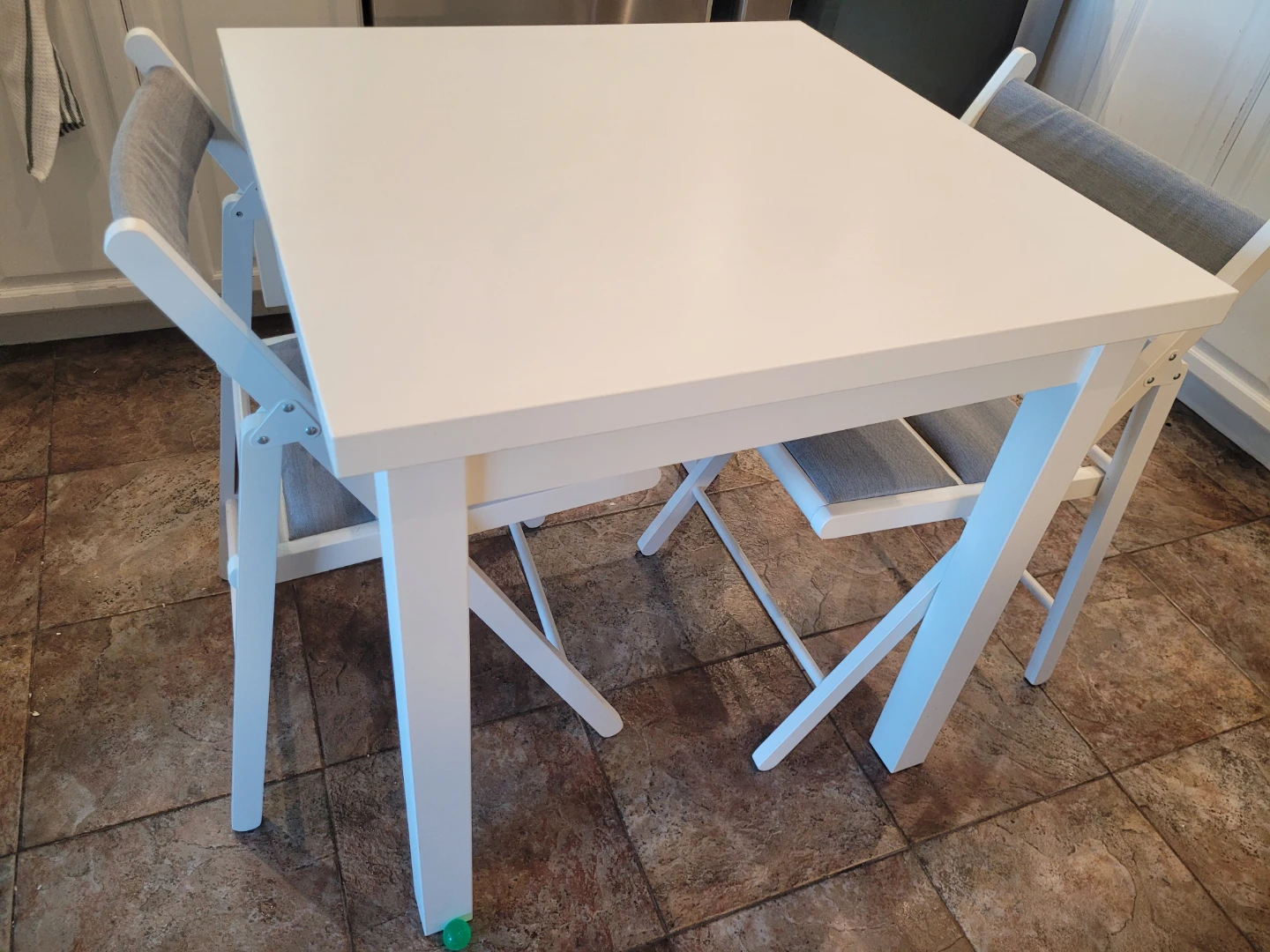 Ikea drop-down table with 2 chairs - photo 2