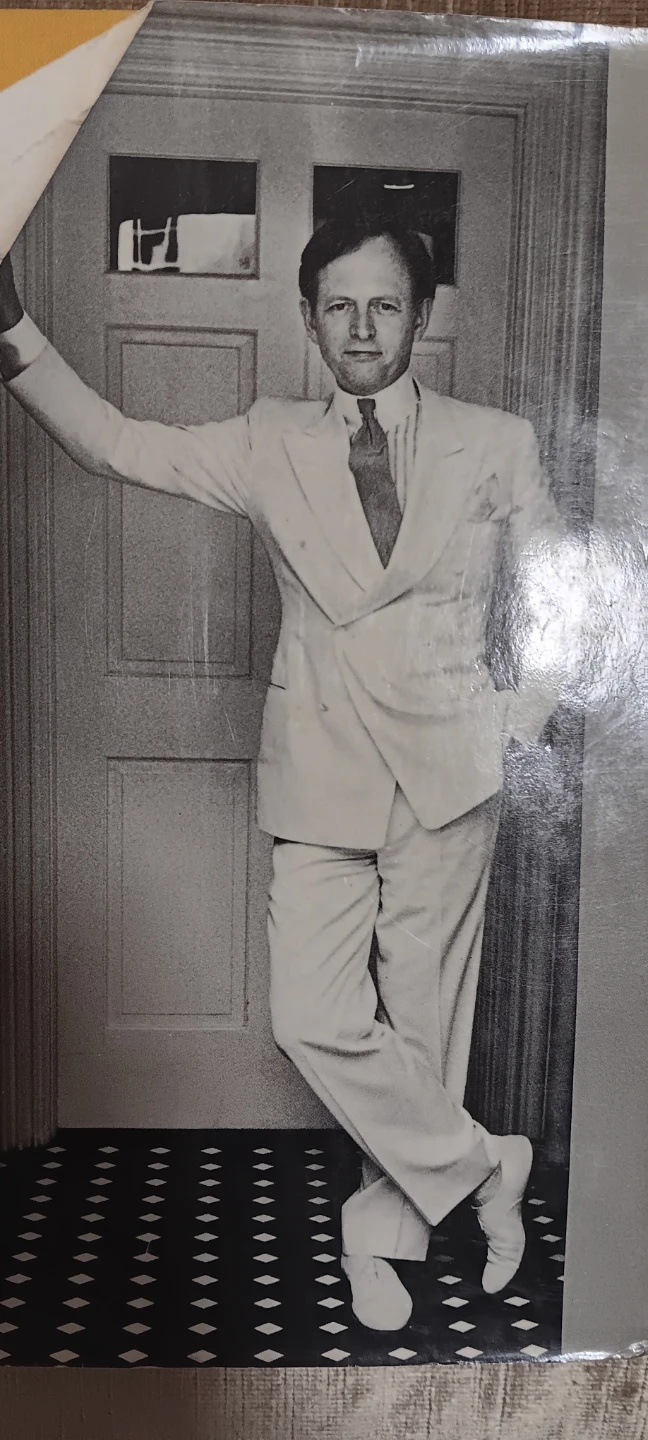 From Bauhaus to Our House by Tom Wolfe - photo 3