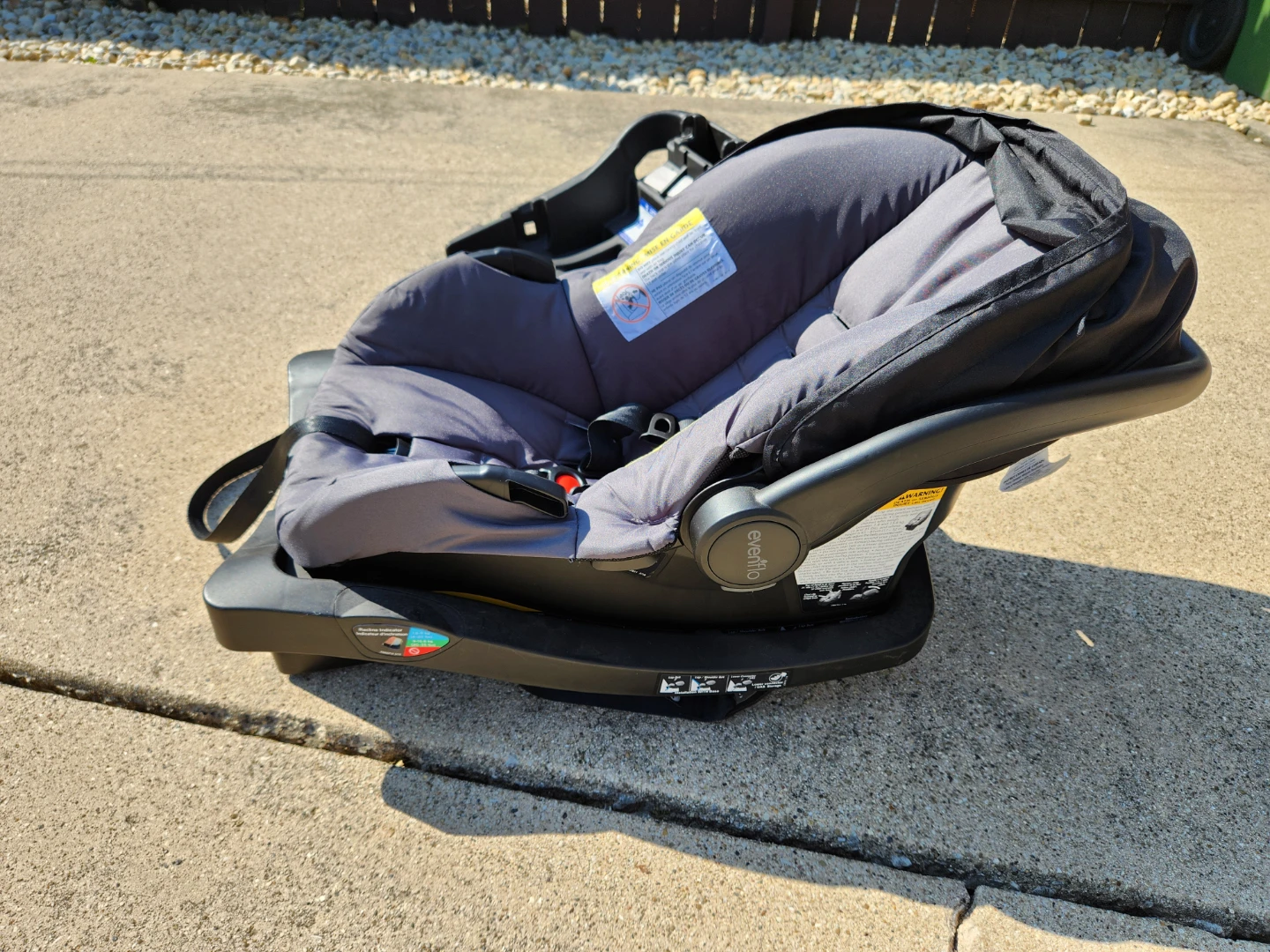 Evenflo Infant Car Seat with 2 Bases - photo 3