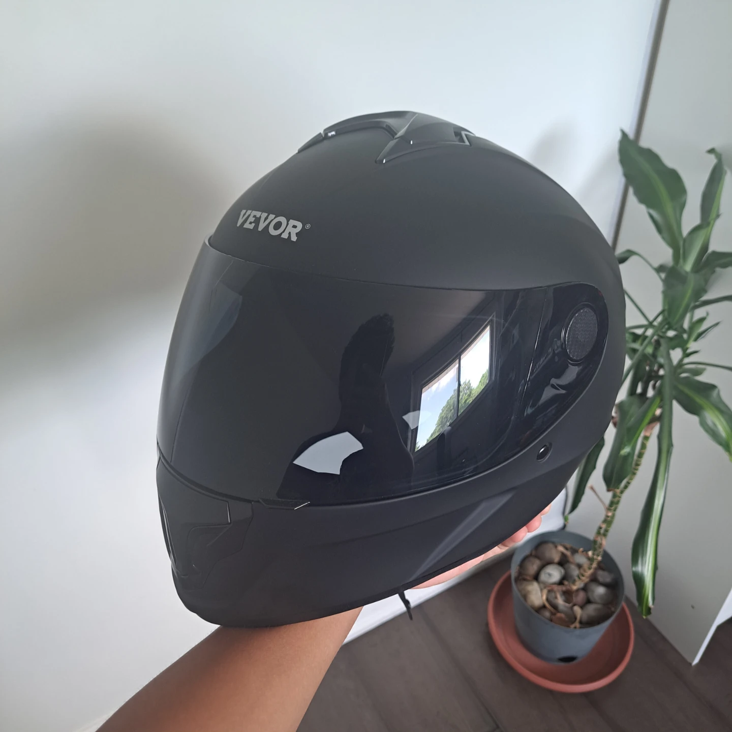 Vevor Motorcycle Helmet - photo 2