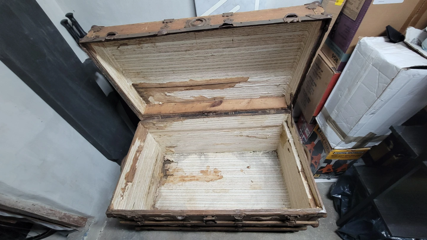 Vintage Steamer Trunk - photo 3