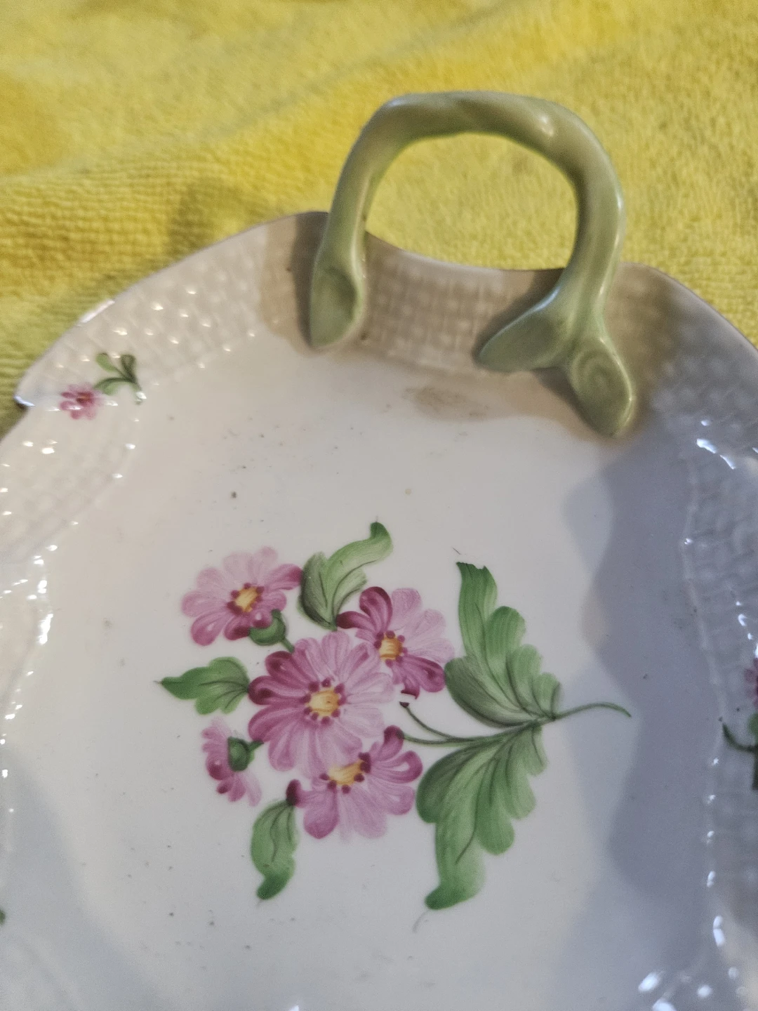 Hand-painted Porcelain Leaf Dish with Handle - photo 5