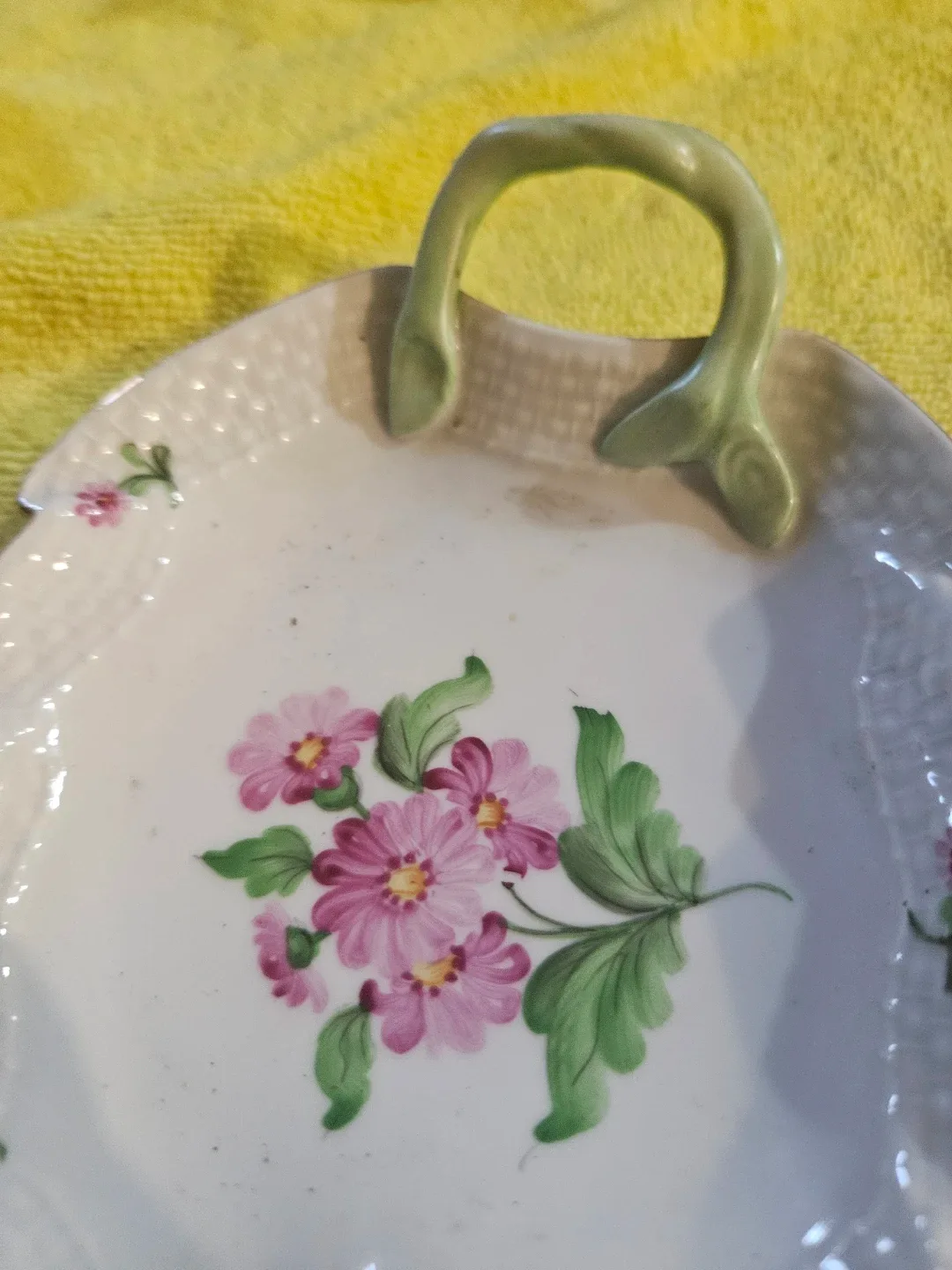 Hand-painted Porcelain Leaf Dish with Handle - photo 5