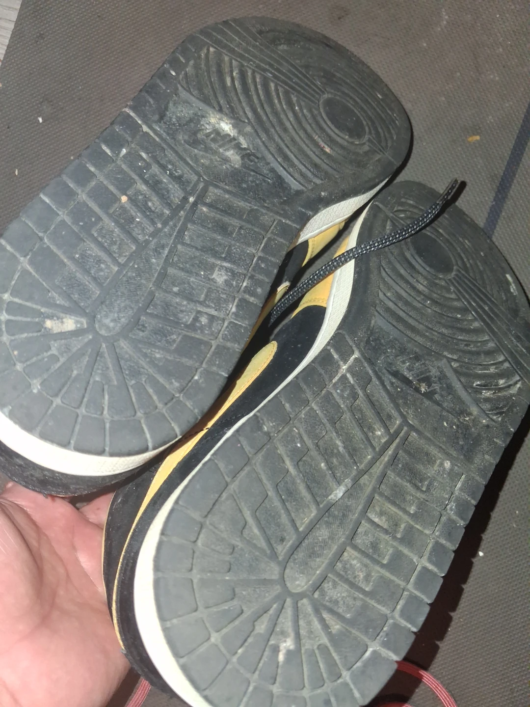 Jordan 1 Mid SE Sneakers - photo 3