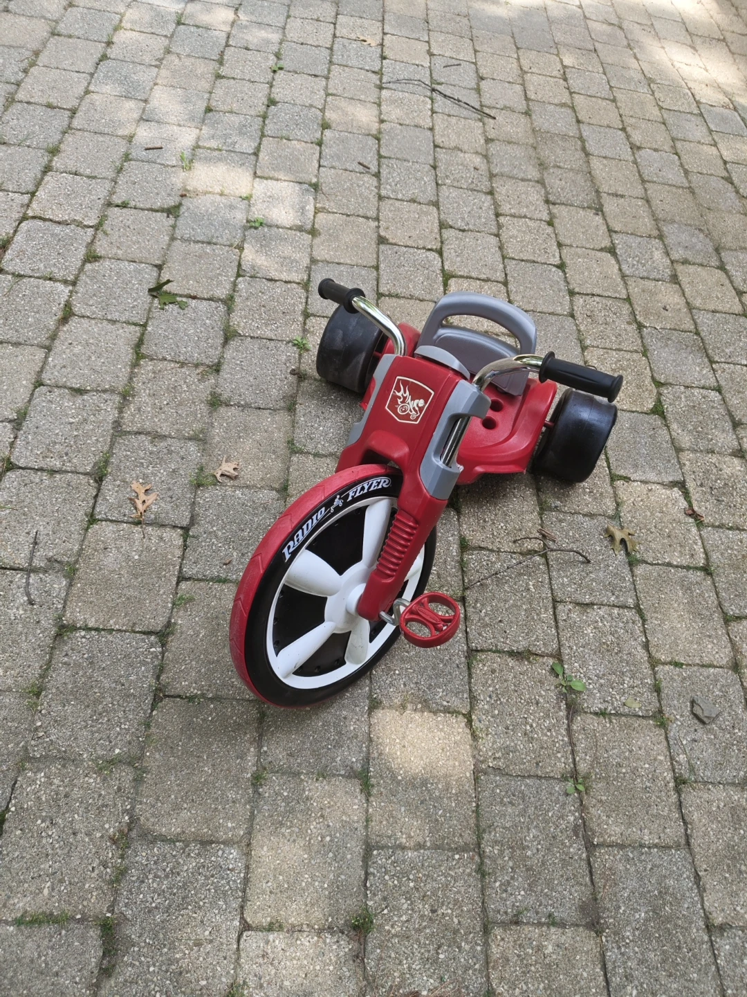 Radio Flyer Tricycle - photo 2