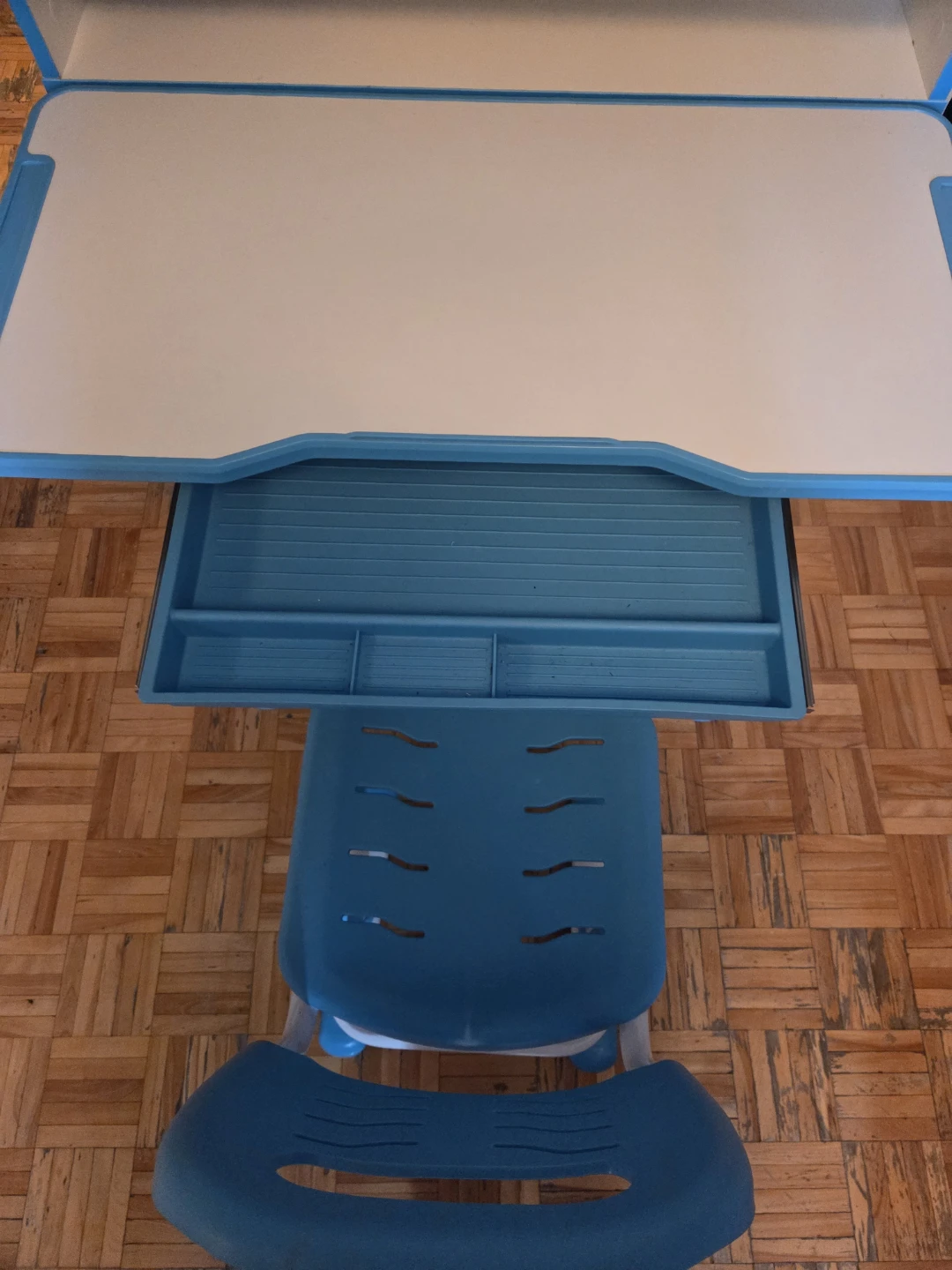 Blue Adjustable Kids Desk and Chair Set - photo 3