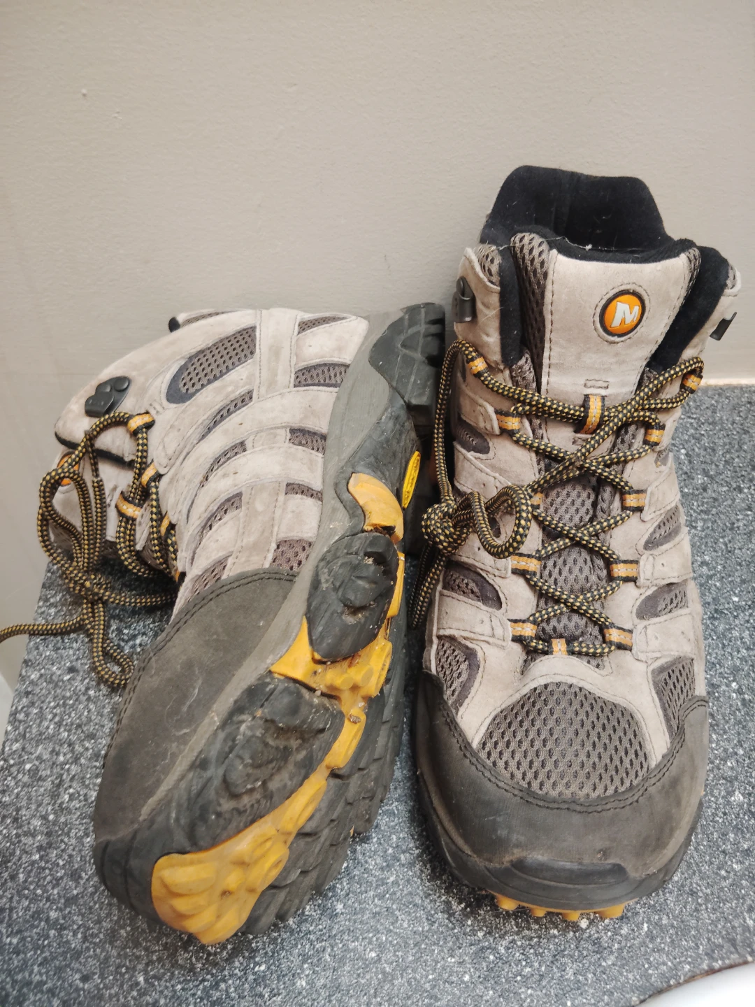 Merrell Men’s Hiking Boots - Moab 2 Mid Vent (Size 9.5 Wide) - photo 2