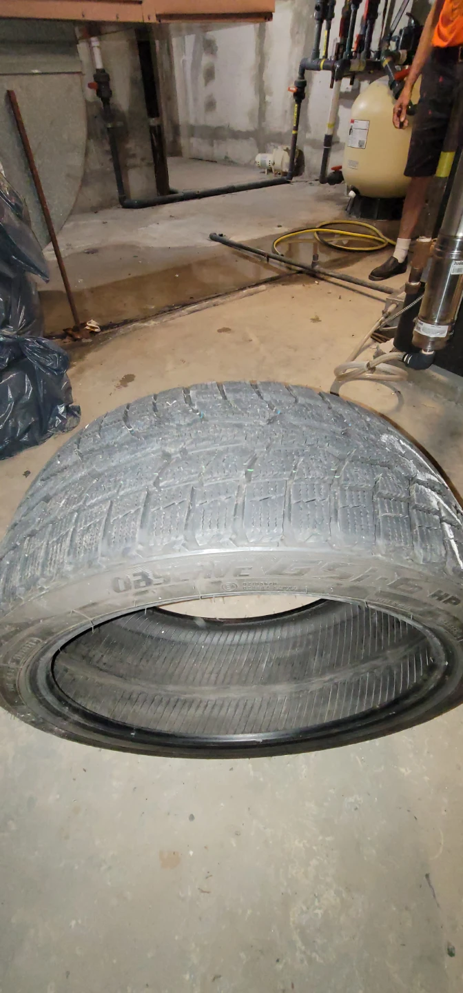 X4 Toyo Winter Tires 245/40R19 98V - photo 4