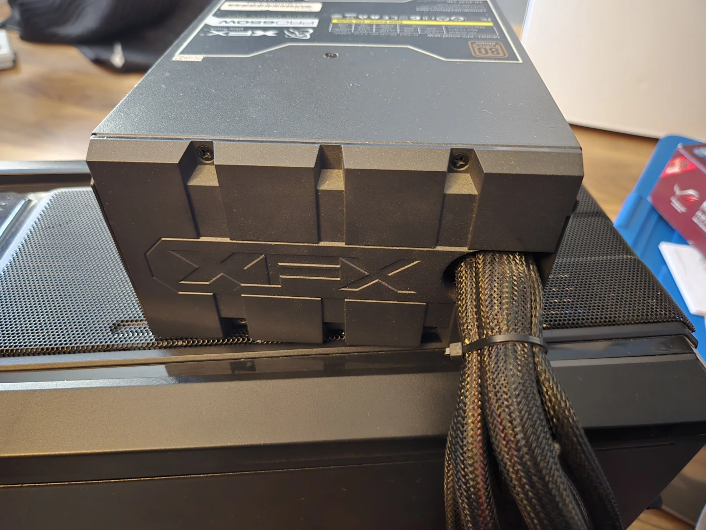 XFX PRO650W Core Edition Full Wired Power Supply Unit - photo 5