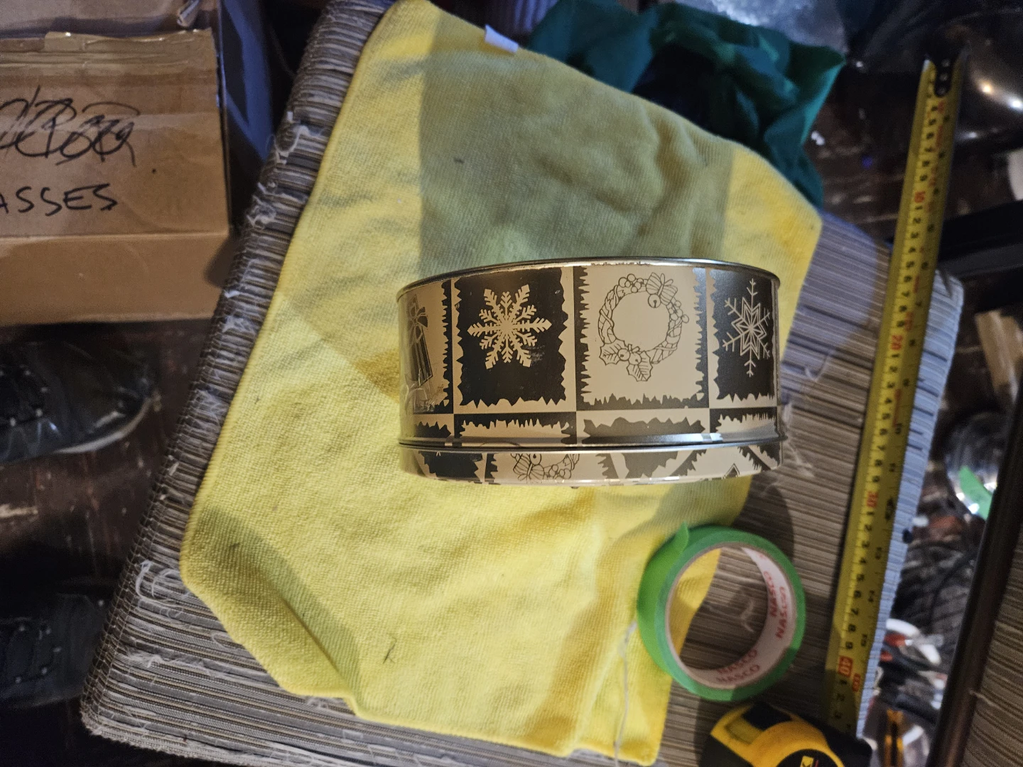 Round Christmas Tin - photo 3