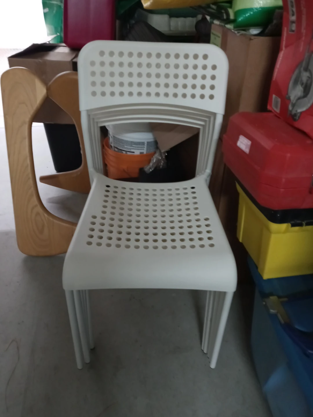 Stackable White Chairs (Set of 5)