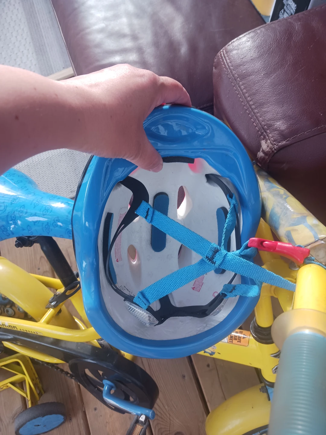 Dynacraft 14" Despicable Me Minions Bike with Training Wheels - photo 2