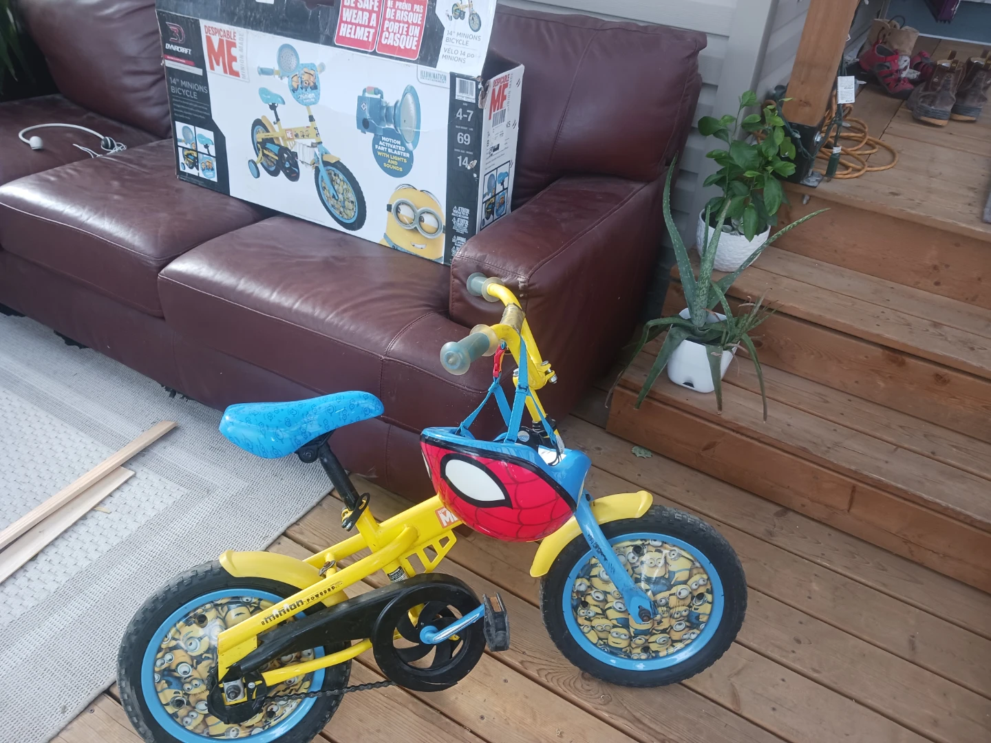 Dynacraft 14" Despicable Me Minions Bike with Training Wheels - photo 4