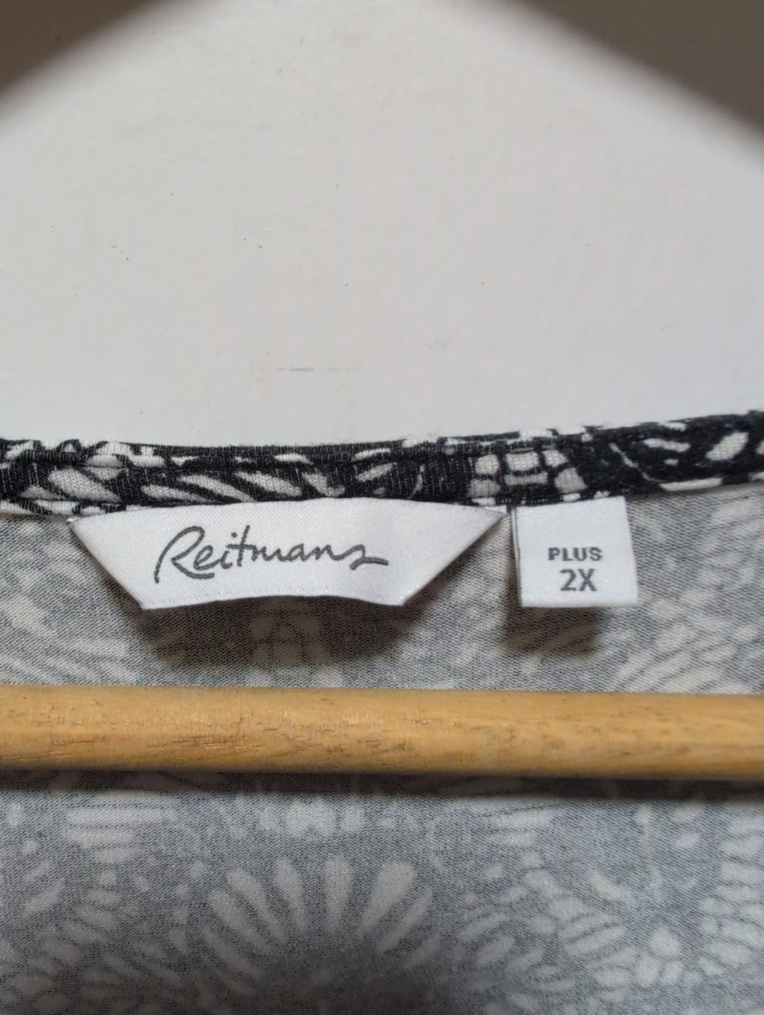 Reitmans Plus Size 2X Black & White Patterned Sleeveless Top - photo 4