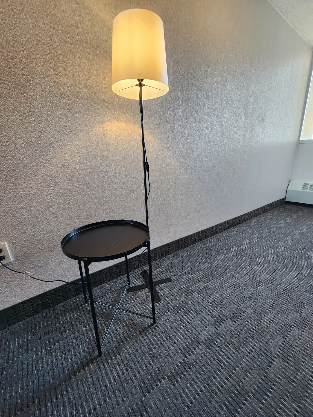 🇨🇦   2 IKEA Floor Lamps with Side Tables - photo 5