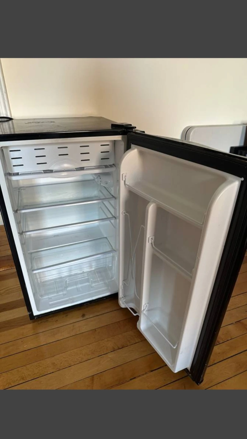 (FREEDELIVERY) Igloo Mini Fridge - photo 4