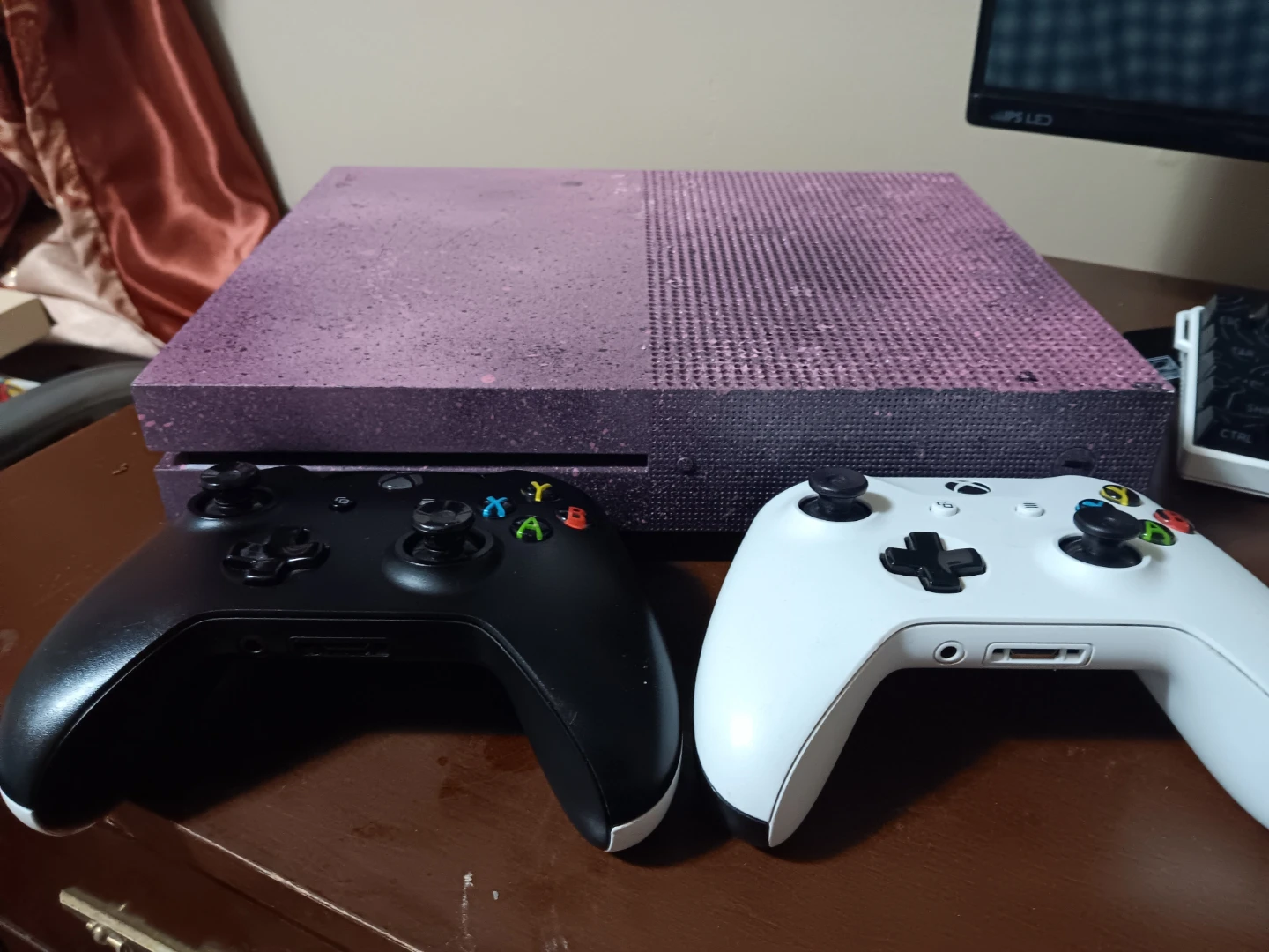 Custom painted xbox one s - photo 3