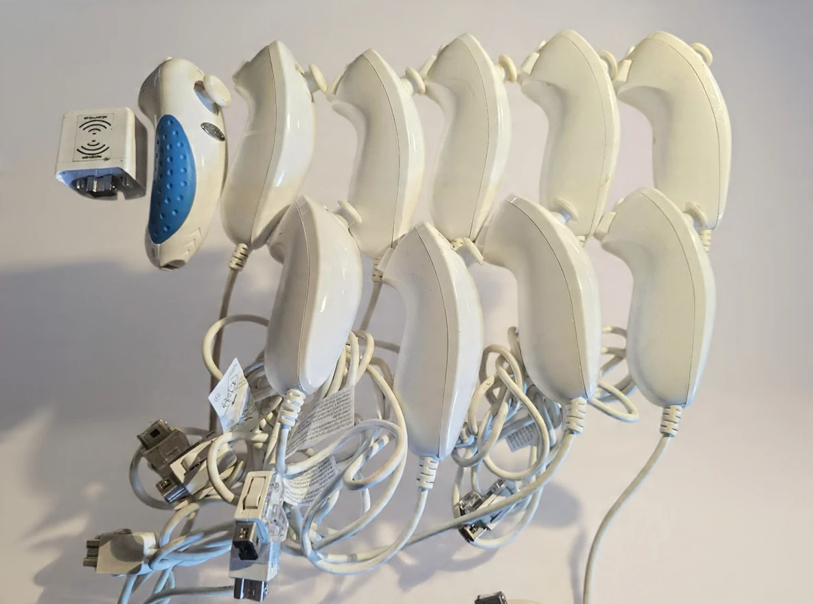 Nintendo Wii Remotes/Accessories (Prices In Description) - photo 5