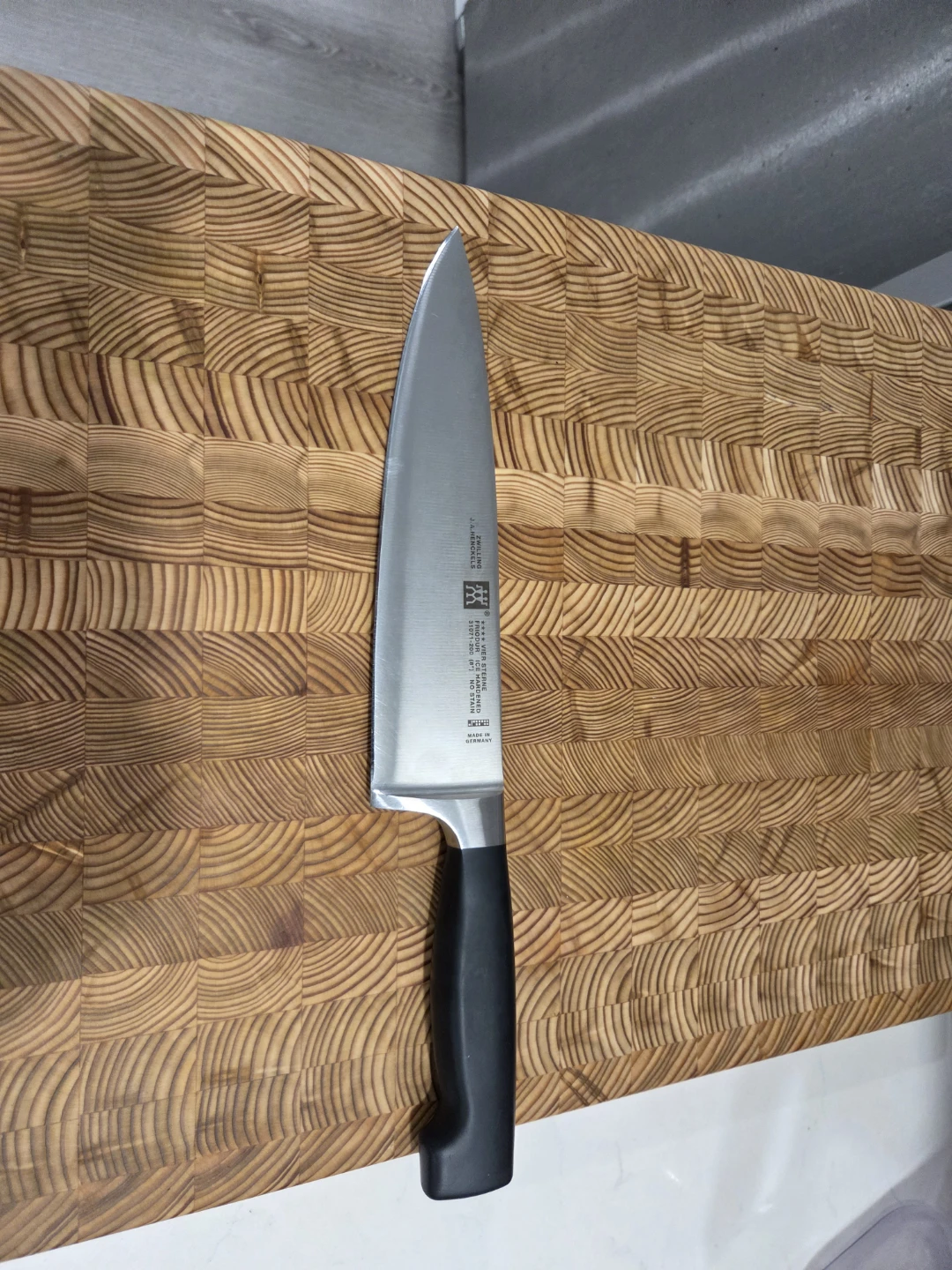 Zwilling pro Chef Knife 8"