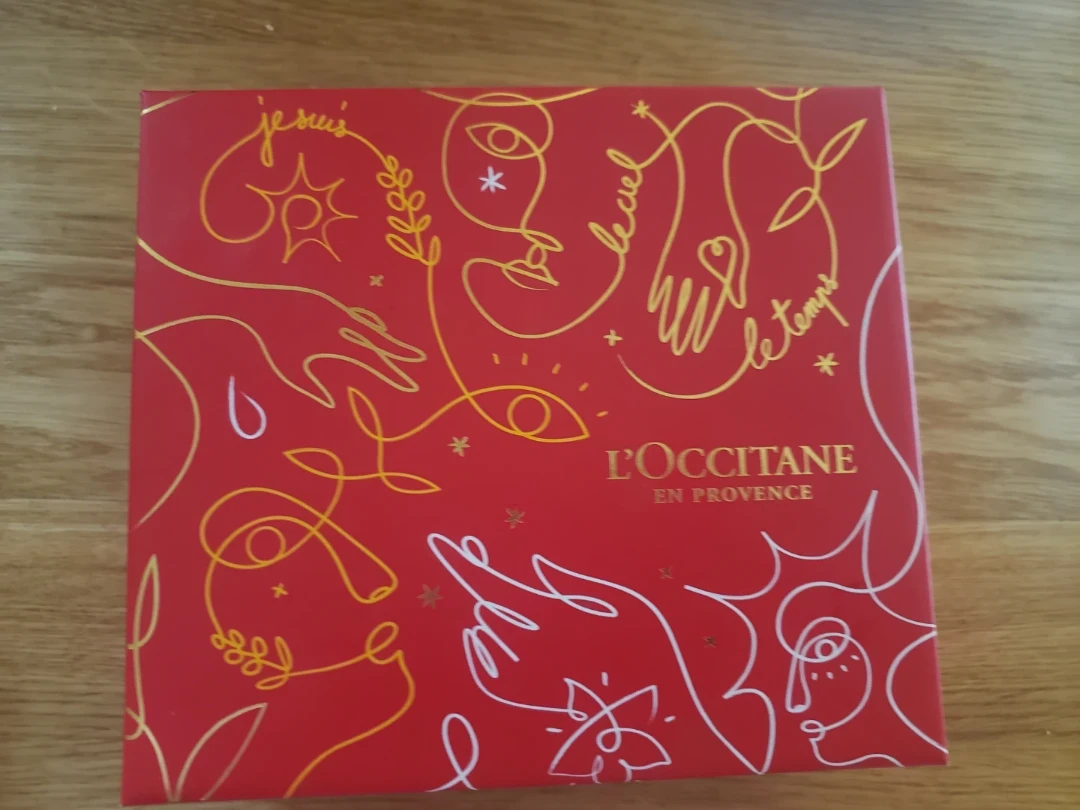 L'Occitane gift box Rose body lotion shower gel hand cream New - photo 2