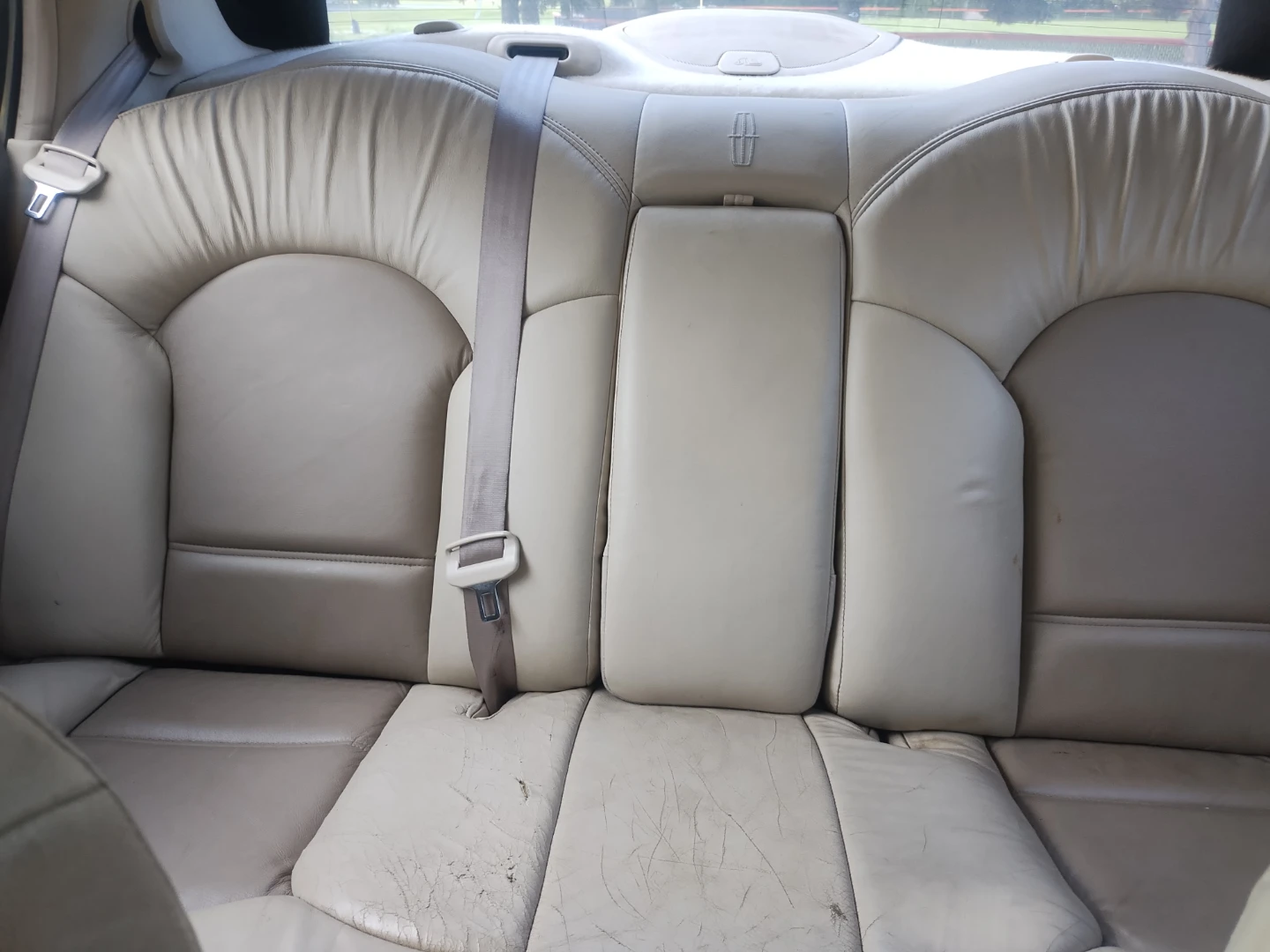 2000 Lincoln Continental Sedan - photo 3