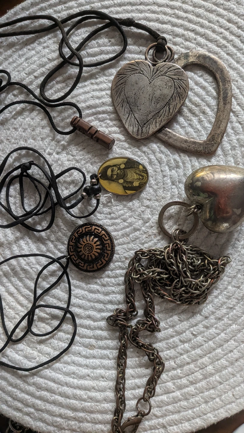 Bundle vintage Heart Pendants & Necklaces ALL FOR $6