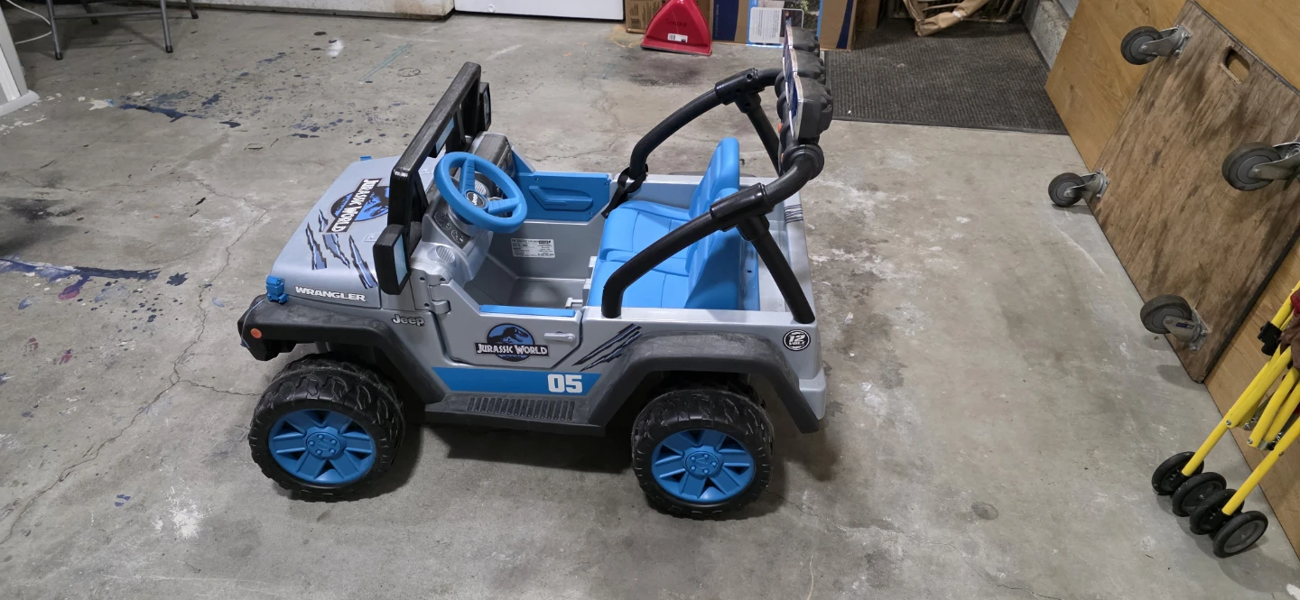 Power Wheels Jurassic World Jeep Ride-On Toy - photo 4