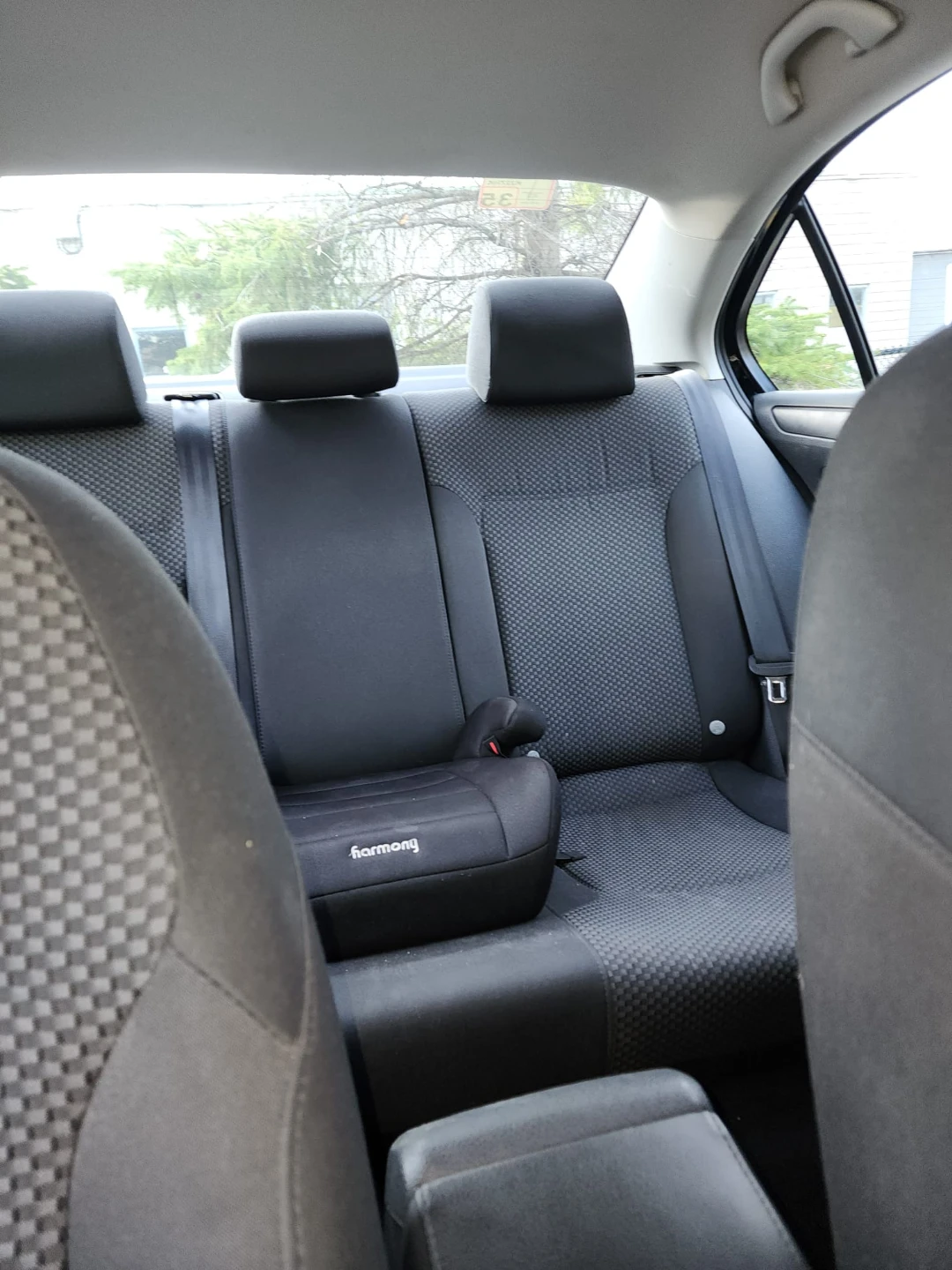 Volkswagen Jetta Sedan - photo 2