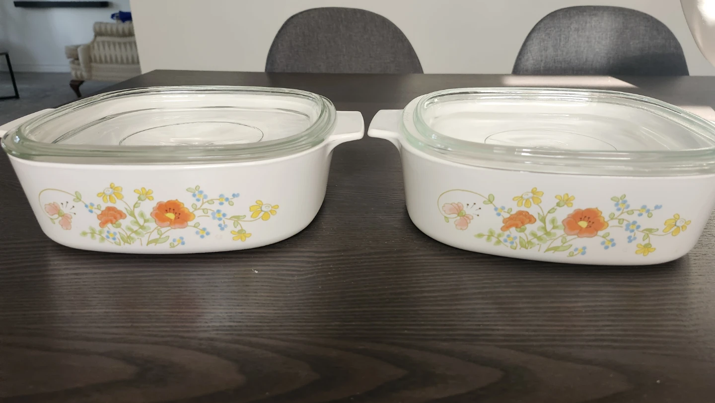 Two a²CorningWare Casserole Dishes with Lids - photo 3