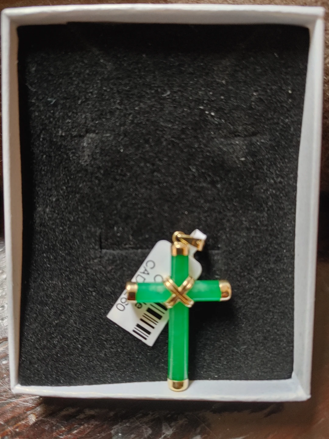 14 k Gold with Jade pendant 4mm cross  $300 - photo 2
