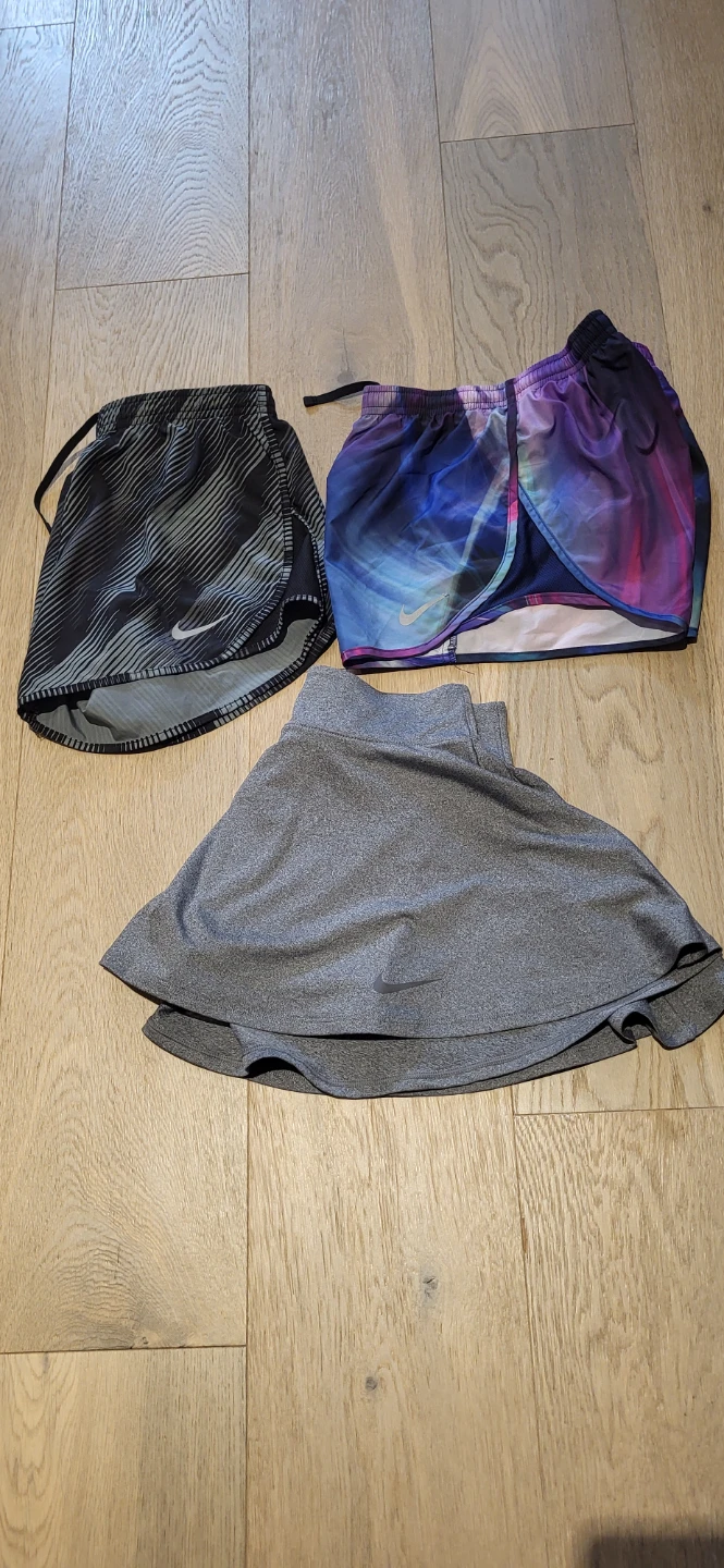 2 Nike Running Shorts XS &  1 Scort XS
