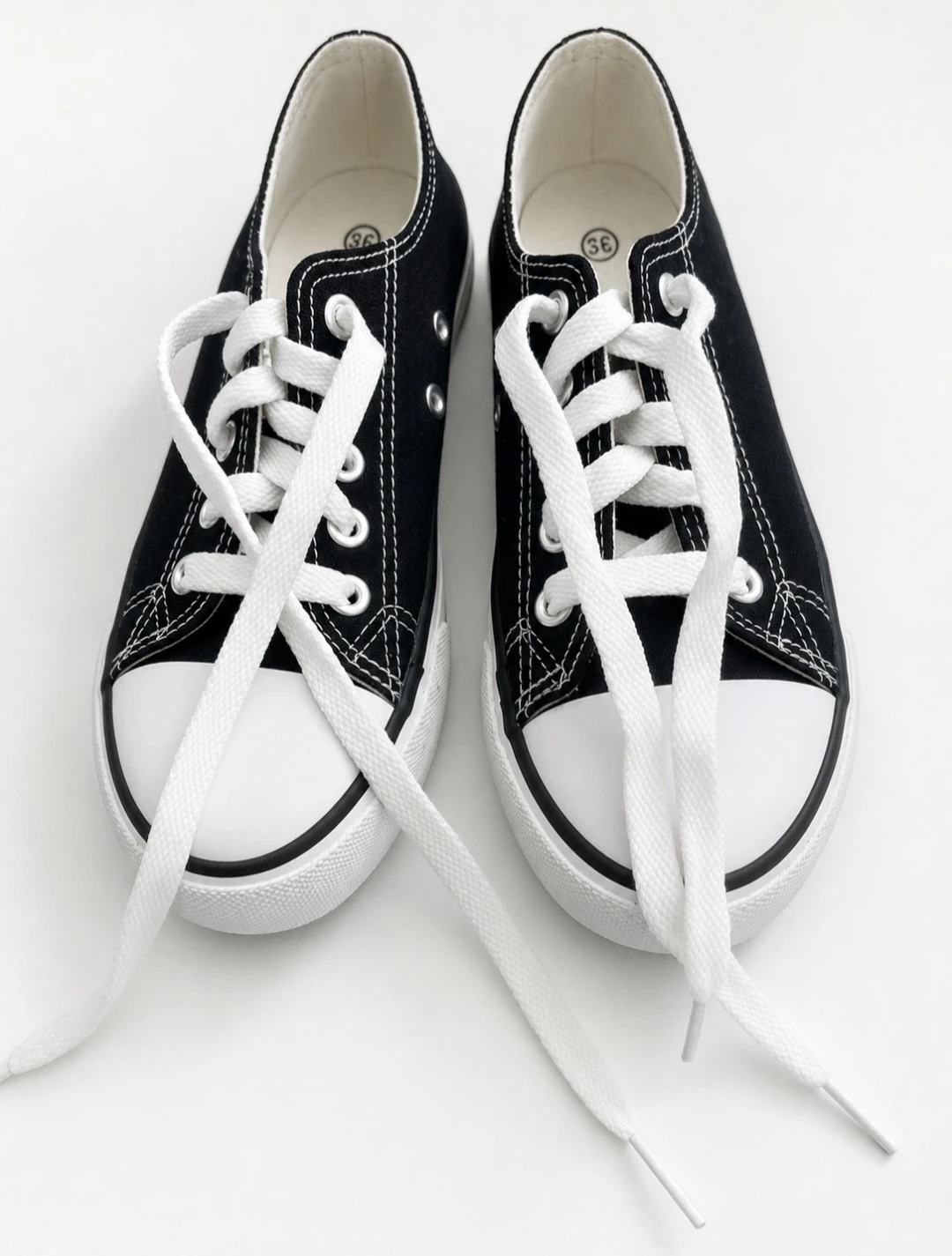 Kids Black & White Canvas Low-Top Sneakers Lace-Up.