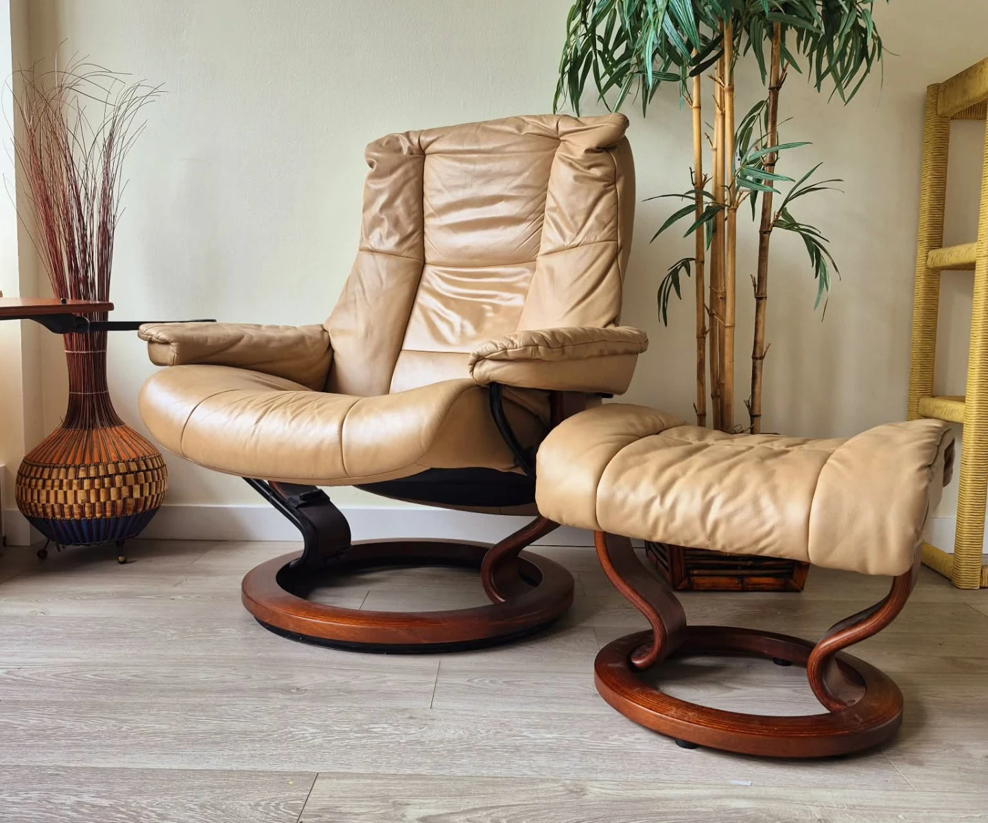 Ekornes Stressless Beige Leather Recliner Chair With Ottoman - photo 5