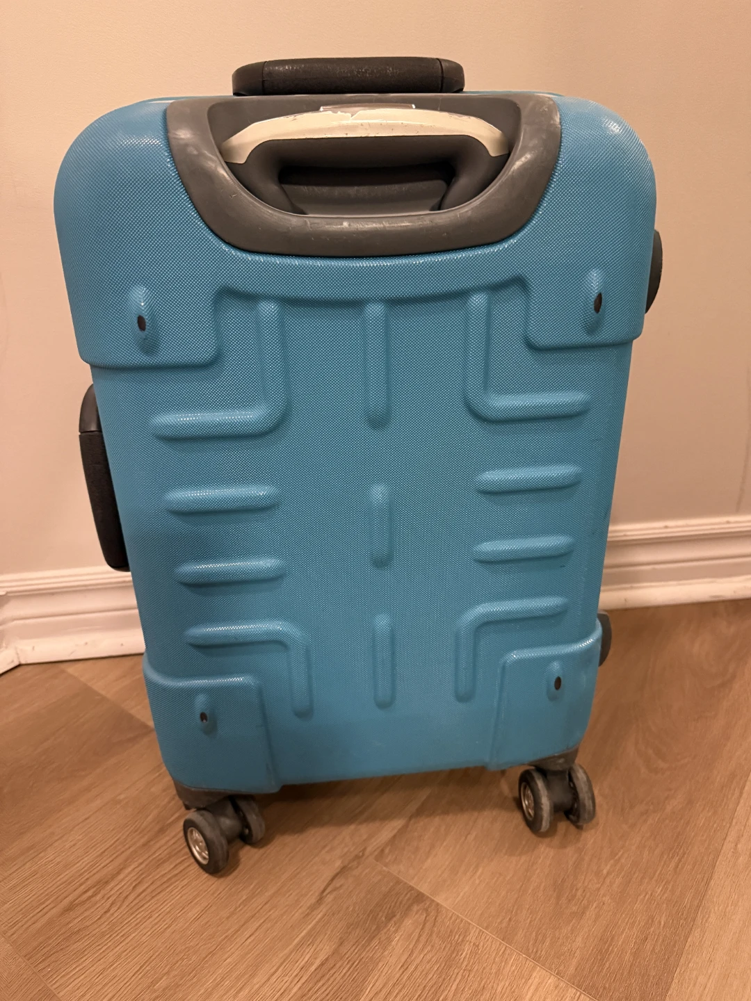 Summit brand hardside carry-on suitcase for sale - photo 2