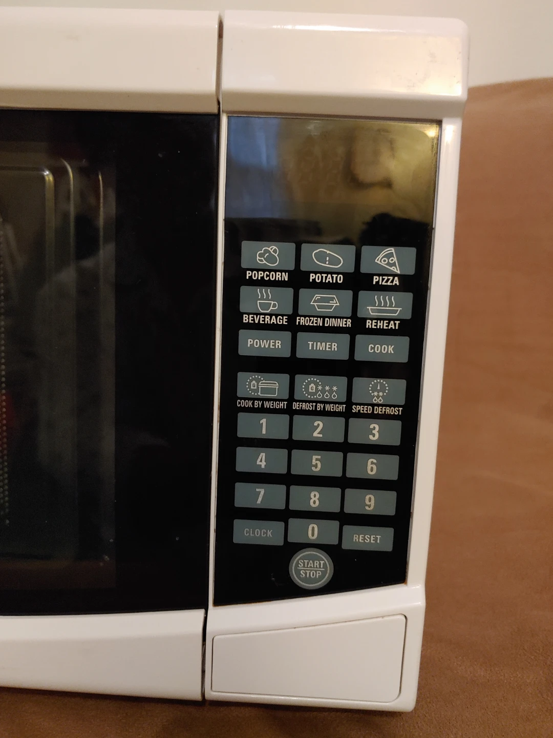 RCA White Microwave Oven - photo 5